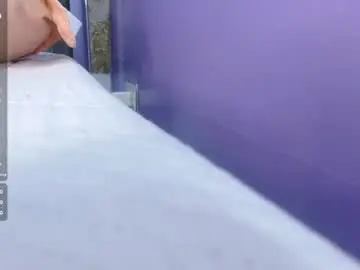 Chaturbate Live Sex Cam of aiuny_queens