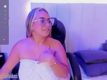 Chaturbate Best live sex cam show of mhonikbelucci