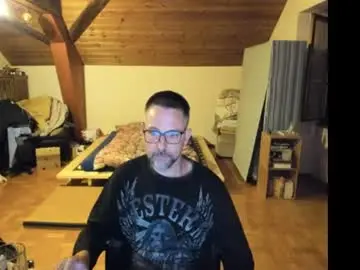 Chaturbate Adult Video Chat of supersquirrel81