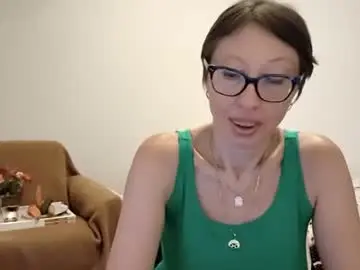 Chaturbate Live Sex Cam of bellarose_2020