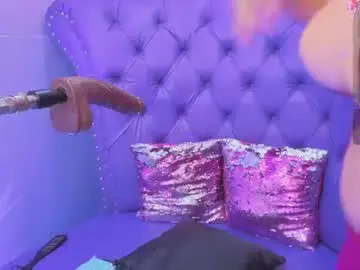 Chaturbate Live Sex Cam of megann__up