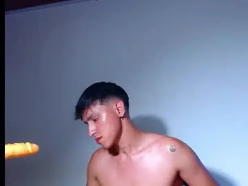 Chaturbate Live Sex of rowanboy23