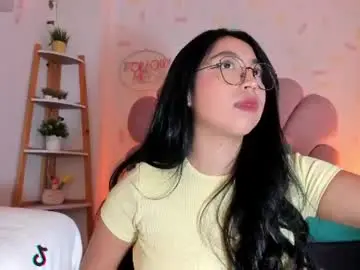 Chaturbate Live Sex Cam of kylie_evans_18