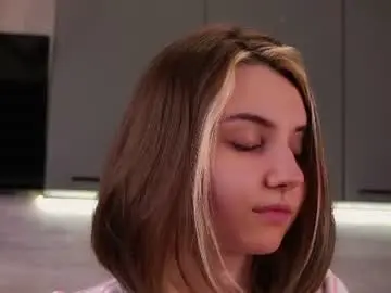 Chaturbate Live Porn of approche_toi_petite