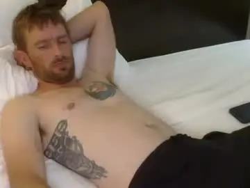 Chaturbate Live Sex Cam of redheadlover828