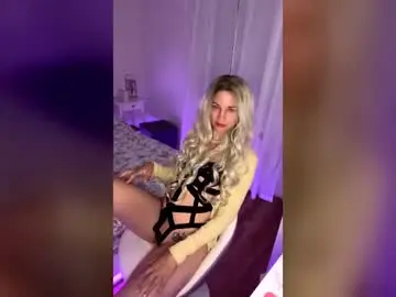 Chaturbate Live Sex Cam of silkycherie