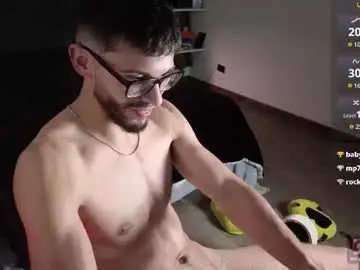 Chaturbate Watch Live Sex Cams of phantom_bigger1