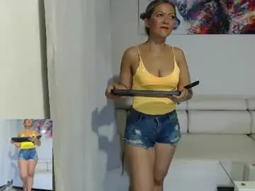 Chaturbate Adult Webcams of tinymilf_