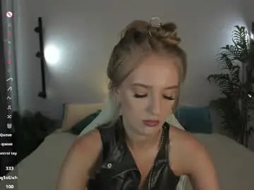 Chaturbate Nude Webcam of stacy_riiver