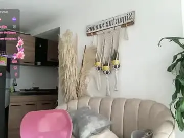 Chaturbate Nude Webcam of isa__fox_1