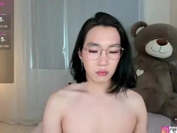 Chaturbate Live Sex Cam of ren_yoonn