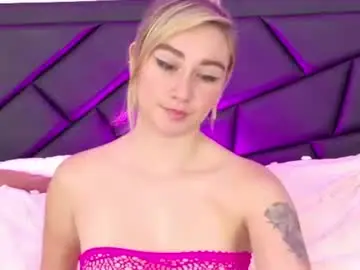 Chaturbate Live Sex Cam of marydeniro