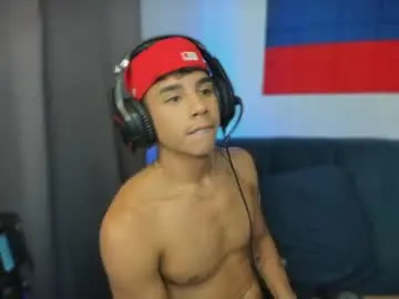 Chaturbate Nude Webcam of andrew_twink18