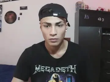 Chaturbate Free Live Porn of fenix_hardcock