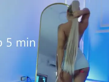 Chaturbate Watch Live Sex Cams of lola_red956680
