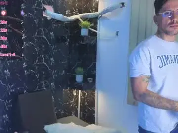 Chaturbate Watch Live Sex Cams of dylanstonne1