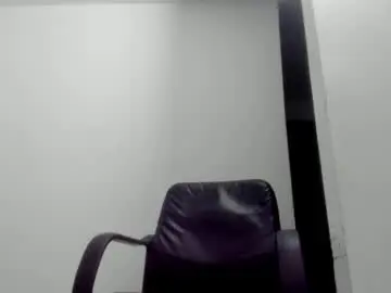 Chaturbate Nude Webcam of angelo000000000000000x