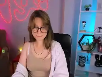 Chaturbate Live Sex Cam of helli_belli