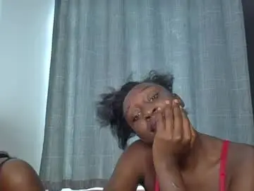 Chaturbate Live Sex Cam of kinky_leila