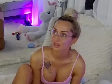 Chaturbate Sex Cam of isabelleethan