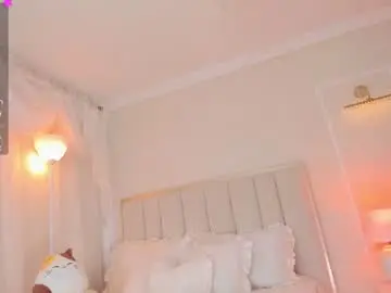 Chaturbate Live Sex Cam of your_petite18