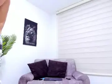 Chaturbate Best live sex cam show of juniormorris_