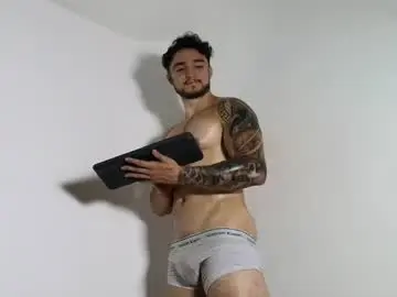 Chaturbate Free Porn Cam of latinboyvip_