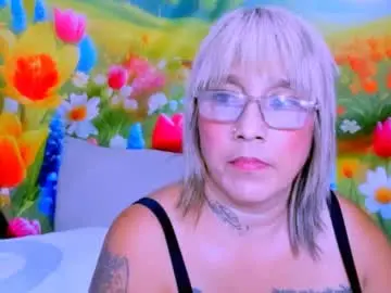 Chaturbate Live Sex Cam of indianroxy27