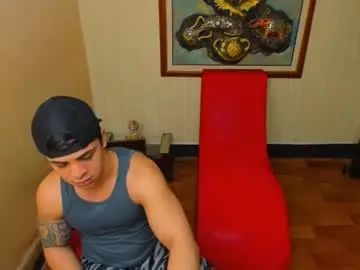 Chaturbate Best live sex cam show of themuscularvenezuelanman