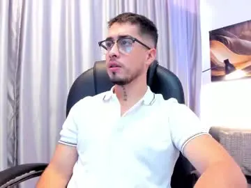 Chaturbate Watch Live Sex Cams of tommas_johnson