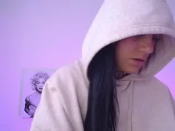 Chaturbate Live Sex Cam of millie_bobby_