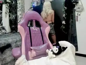 Chaturbate Live Sex Cam of dolly_bones