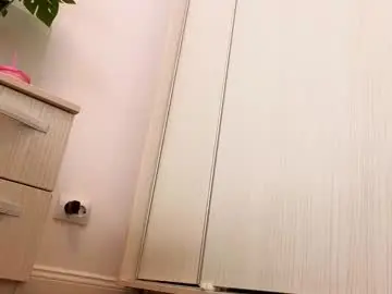 Chaturbate Live Sex Cam of mya_sweet25