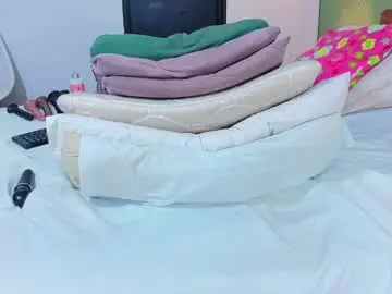 Chaturbate Live Porn of curvyebonyy_