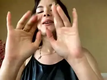 Chaturbate Live Sex Cam of selena_shawty