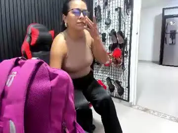 Chaturbate Live Sex Cam of mature_naughty_x