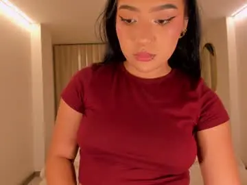 Chaturbate Live Sex Cam of emylourens