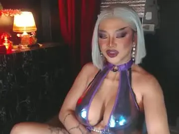 Chaturbate Live Sex Cam of hugecockchristine