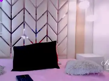 Chaturbate Live Sex Cam of raven_luxx