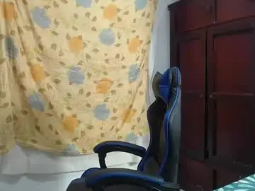 Chaturbate Live Sex Cam of alice_julls