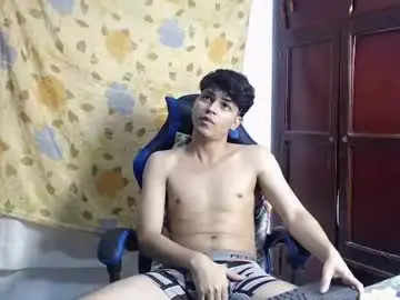 Chaturbate Live Sex Cam of alice_julls
