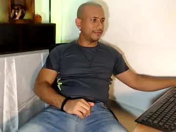 Chaturbate Live Porn of thommerxxx