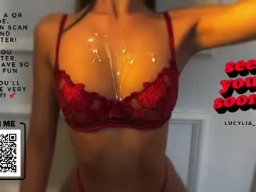 Chaturbate Live Porn of lucylia_