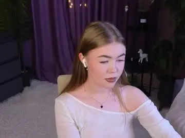Chaturbate Sex Cam of _liilcrystal_