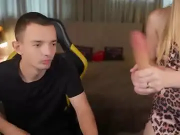 Chaturbate Live Sex Cam of kira0541