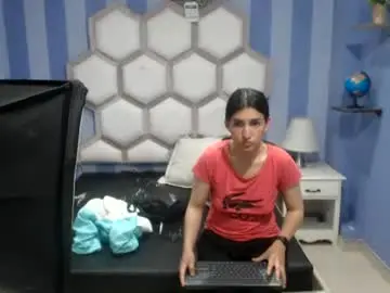 Chaturbate Live Sex Cam of yvi_taylor
