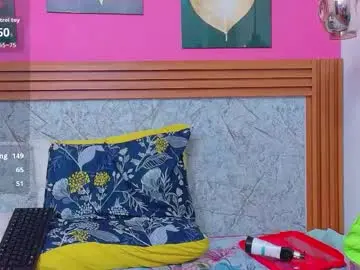 Chaturbate Live Sex Cam of curvyhomebebe