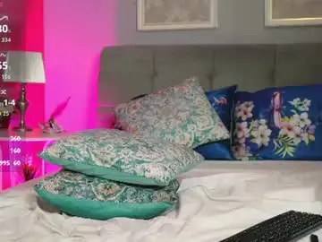 Chaturbate Sex Cam of mira_glow