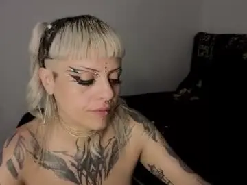 Chaturbate Live Sex Cam of freyaa_sorceress