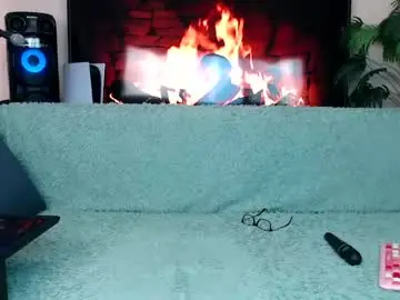 Chaturbate Live Sex Cam of mommymila